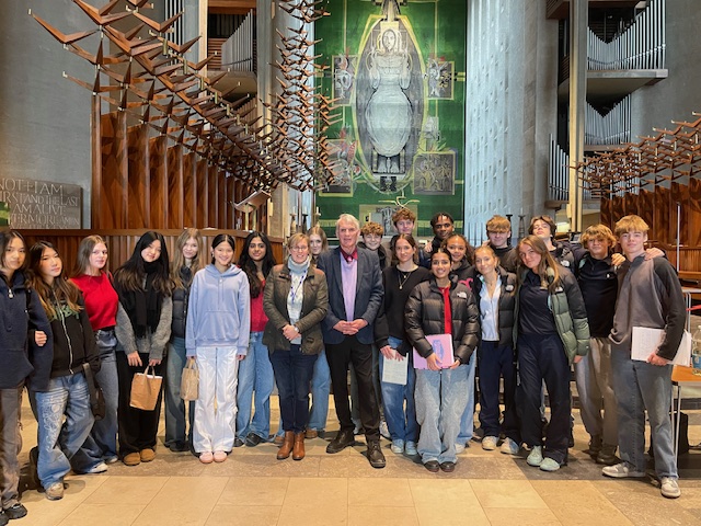 Students meet world-renowned Peter Vardy