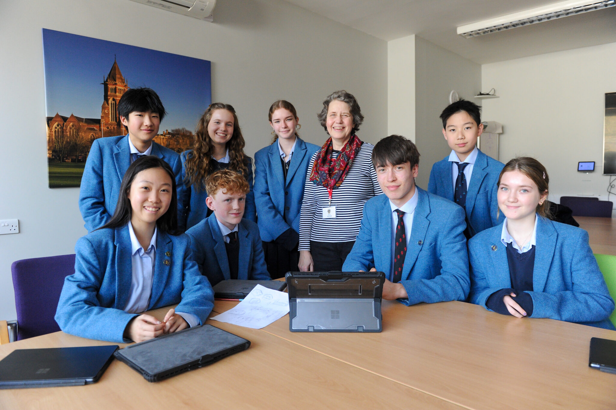 Jill Rogers (St, Cr 75-77) visits Rugby School to meet design students